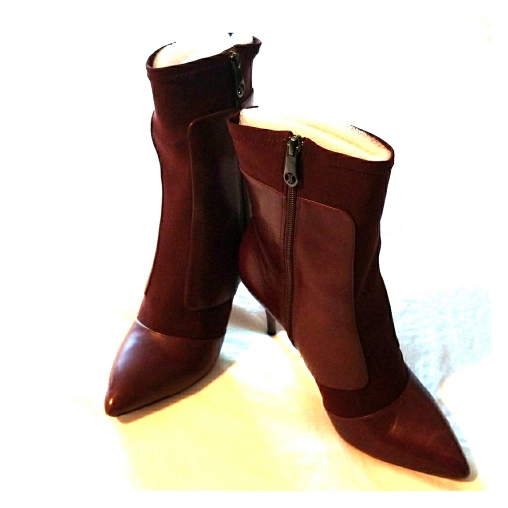 Stunning cropped Wine colored boot. Size 9.